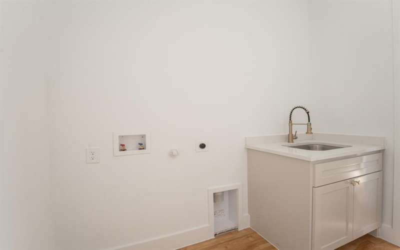 3022 Rochester Street, Dallas, TX 75215, 4 Bedrooms Bedrooms, ,3 BathroomsBathrooms,Residential,For Sale,3022 Rochester Street,0,21181360