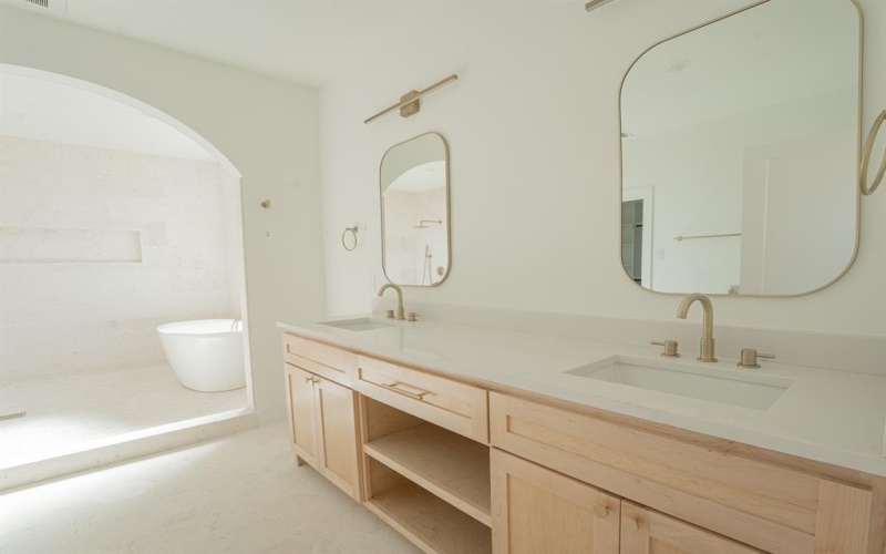 3022 Rochester Street, Dallas, TX 75215, 4 Bedrooms Bedrooms, ,3 BathroomsBathrooms,Residential,For Sale,3022 Rochester Street,0,21181360