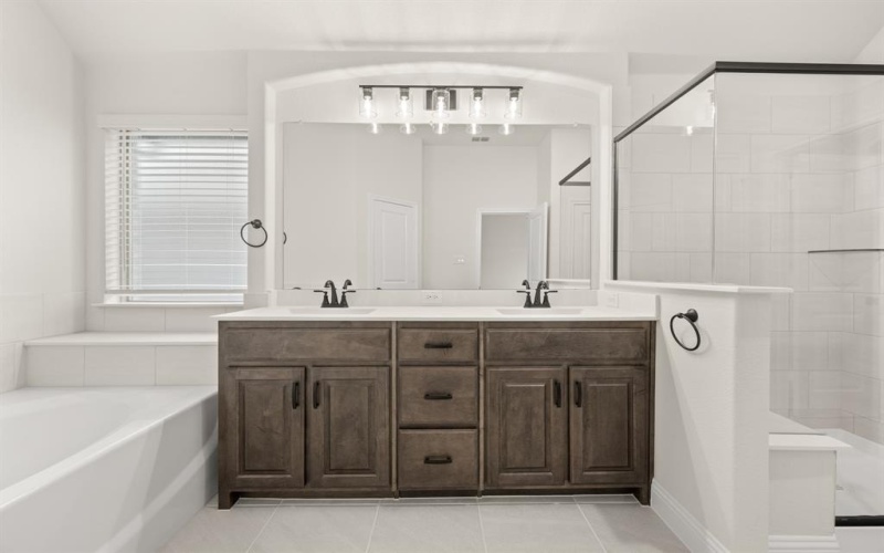 318 Bowrider Lane, Granbury, TX 76049, 4 Habitaciones Habitaciones , ,3 BañosBaños,Residential,En Venta,318 Bowrider Lane,0,21181396