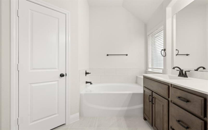 318 Bowrider Lane, Granbury, TX 76049, 4 Habitaciones Habitaciones , ,3 BañosBaños,Residential,En Venta,318 Bowrider Lane,0,21181396