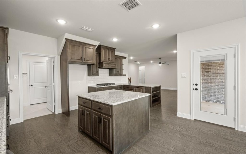 318 Bowrider Lane, Granbury, TX 76049, 4 Habitaciones Habitaciones , ,3 BañosBaños,Residential,En Venta,318 Bowrider Lane,0,21181396