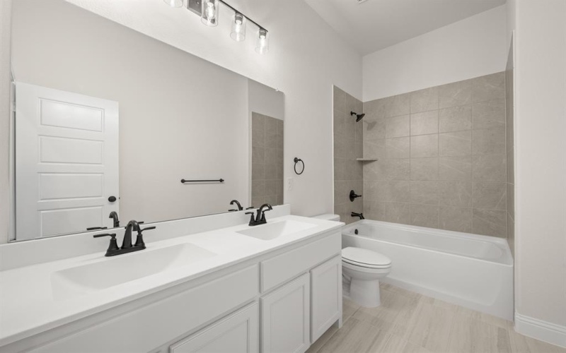 389 Paddle Boat Drive, Granbury, TX 76049, 3 Habitaciones Habitaciones , ,2 BañosBaños,Residential,En Venta,389 Paddle Boat Drive,0,21181408