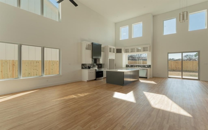 3018 Rochester Street, Dallas, TX 75215, 4 Bedrooms Bedrooms, ,3 BathroomsBathrooms,Residential,For Sale,3018 Rochester Street,0,21181451