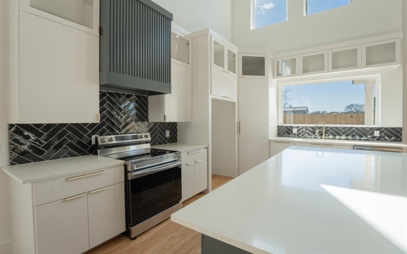 3018 Rochester Street, Dallas, TX 75215, 4 Bedrooms Bedrooms, ,3 BathroomsBathrooms,Residential,For Sale,3018 Rochester Street,0,21181451