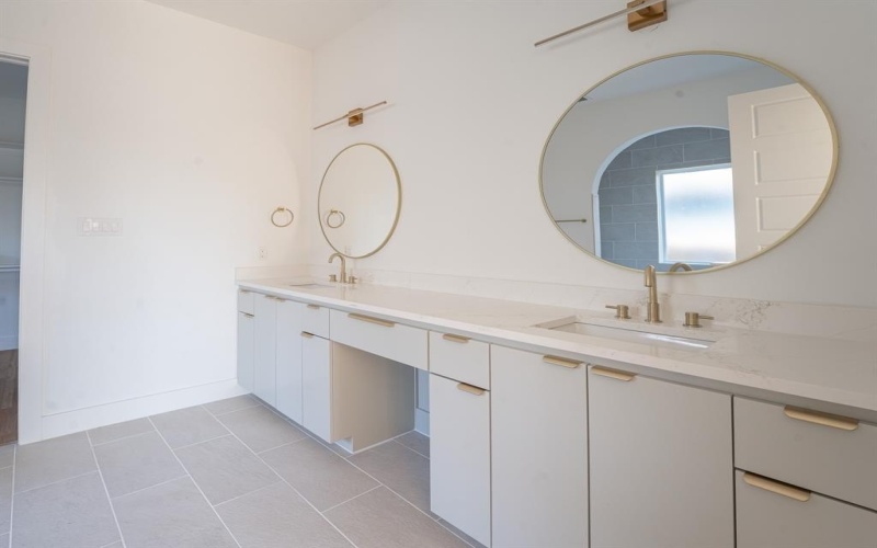 3018 Rochester Street, Dallas, TX 75215, 4 Bedrooms Bedrooms, ,3 BathroomsBathrooms,Residential,For Sale,3018 Rochester Street,0,21181451