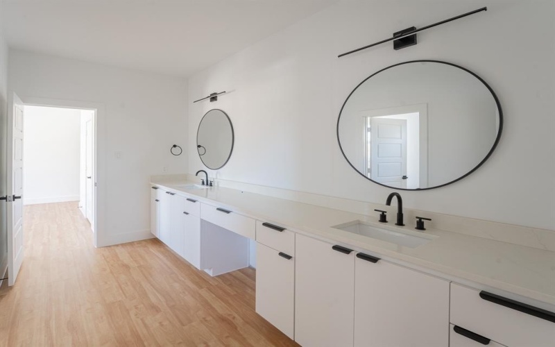 3018 Rochester Street, Dallas, TX 75215, 4 Bedrooms Bedrooms, ,3 BathroomsBathrooms,Residential,For Sale,3018 Rochester Street,0,21181451