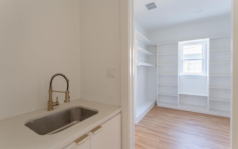 3018 Rochester Street, Dallas, TX 75215, 4 Bedrooms Bedrooms, ,3 BathroomsBathrooms,Residential,For Sale,3018 Rochester Street,0,21181451