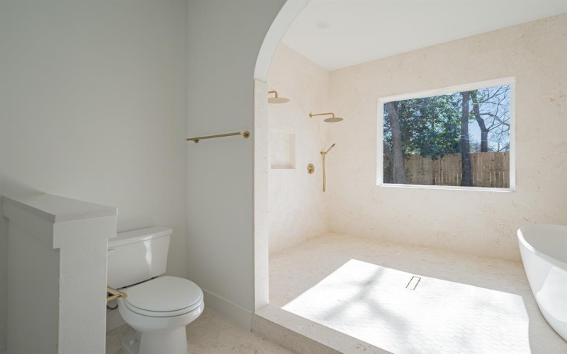 2702 Valentine Street, Dallas, TX 75215, 5 Bedrooms Bedrooms, ,5 BathroomsBathrooms,Residential,For Sale,2702 Valentine Street,0,21181498