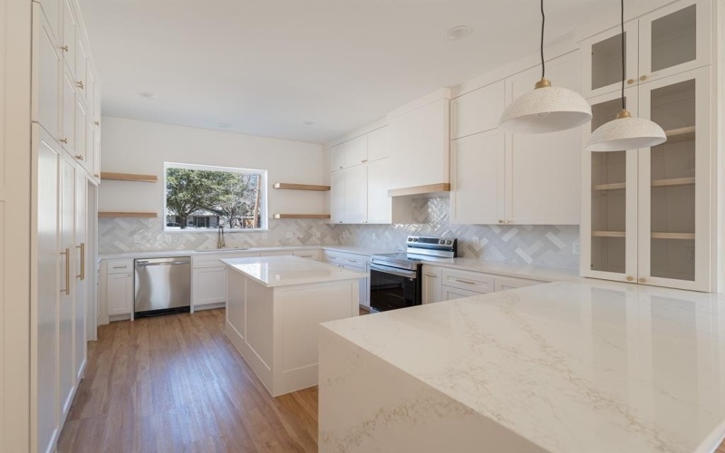 2702 Valentine Street, Dallas, TX 75215, 5 Bedrooms Bedrooms, ,5 BathroomsBathrooms,Residential,For Sale,2702 Valentine Street,0,21181498