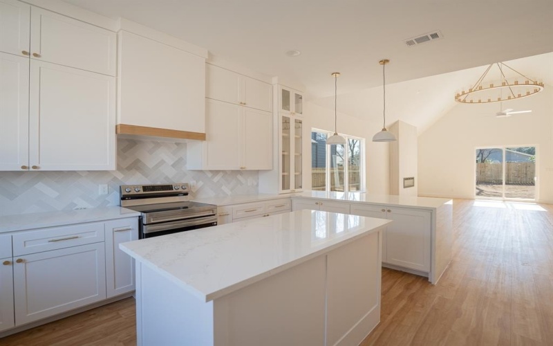 2702 Valentine Street, Dallas, TX 75215, 5 Bedrooms Bedrooms, ,5 BathroomsBathrooms,Residential,For Sale,2702 Valentine Street,0,21181498