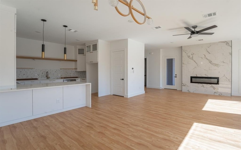 2706 Valentine Street, Dallas, TX 75215, 4 Bedrooms Bedrooms, ,5 BathroomsBathrooms,Residential,For Sale,2706 Valentine Street,0,21181533