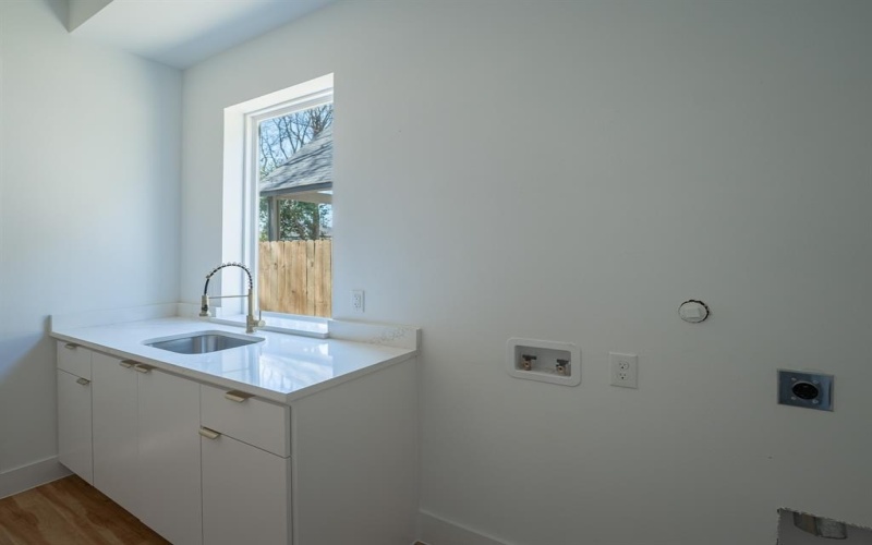 2706 Valentine Street, Dallas, TX 75215, 4 Bedrooms Bedrooms, ,5 BathroomsBathrooms,Residential,For Sale,2706 Valentine Street,0,21181533