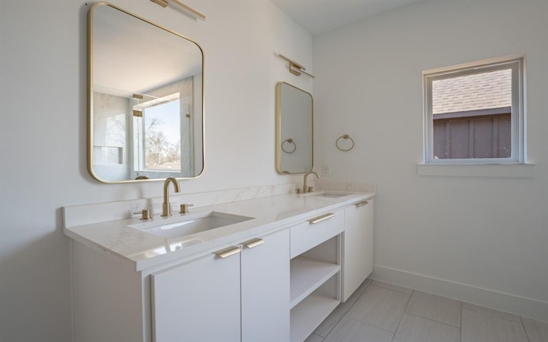 2706 Valentine Street, Dallas, TX 75215, 4 Bedrooms Bedrooms, ,5 BathroomsBathrooms,Residential,For Sale,2706 Valentine Street,0,21181533