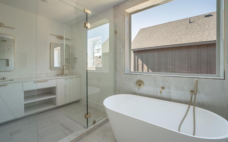 2706 Valentine Street, Dallas, TX 75215, 4 Bedrooms Bedrooms, ,5 BathroomsBathrooms,Residential,For Sale,2706 Valentine Street,0,21181533