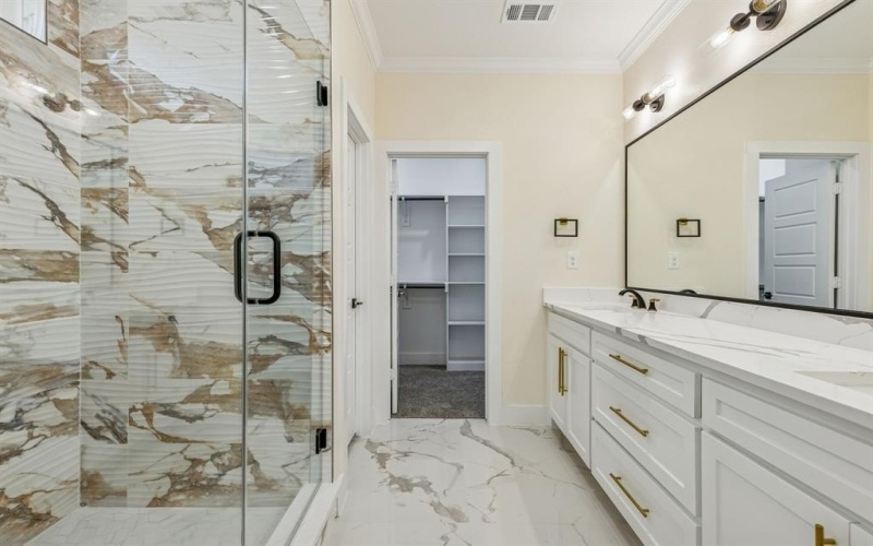 603 SW 15th Street, Grand Prairie, TX 75051, 4 Bedrooms Bedrooms, ,2 BathroomsBathrooms,Residential,For Sale,603 SW 15th Street,0,21176720