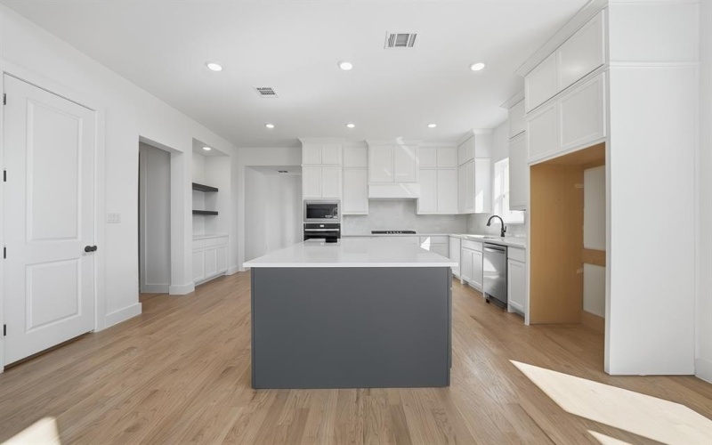 7628 Winterbloom Way, Fort Worth, TX 76123, 4 Bedrooms Bedrooms, ,5 BathroomsBathrooms,Residential,For Sale,7628 Winterbloom Way,0,21181594