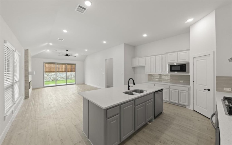 700 Valley Pines Drive, Anna, TX 75409, 3 Bedrooms Bedrooms, ,2 BathroomsBathrooms,Residential,For Sale,700 Valley Pines Drive,20577880