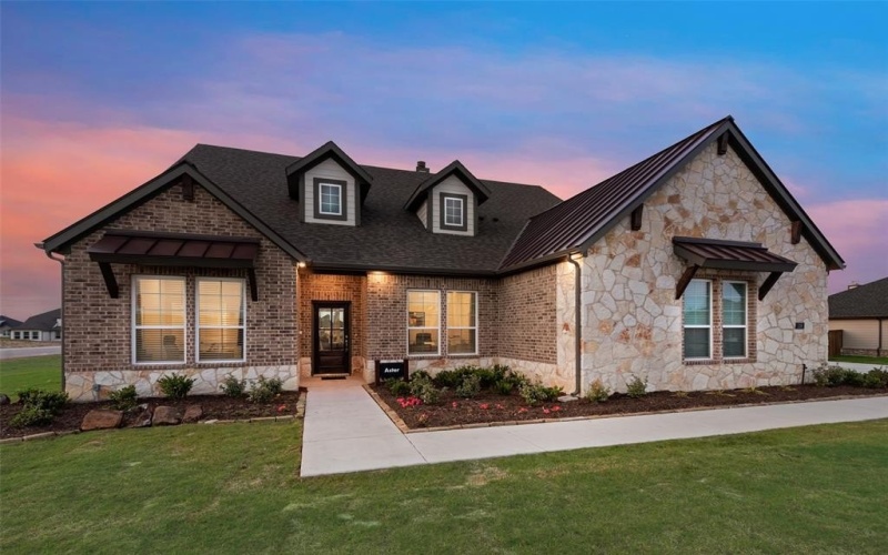 136 Ridgetop Trail, Rhome, TX 76078, 5 Bedrooms Bedrooms, ,5 BathroomsBathrooms,Residential,For Sale,136 Ridgetop Trail,0,21181844