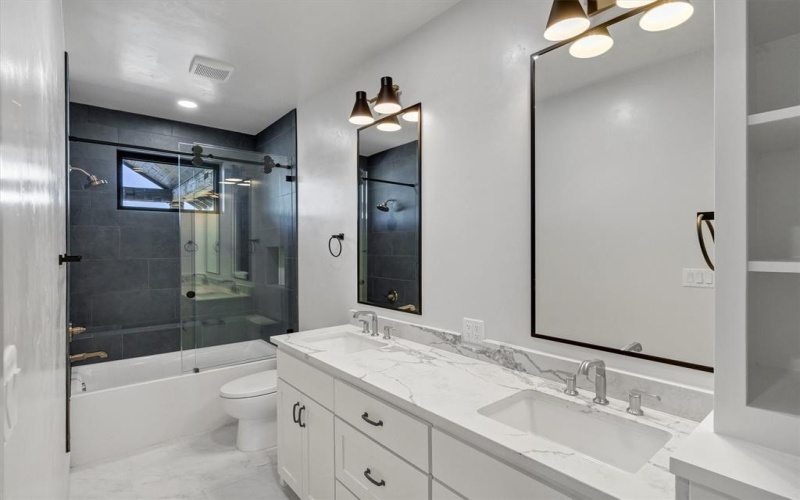 1003 Wax Wing Cove, Graford, TX 76449, 5 Bedrooms Bedrooms, ,6 BathroomsBathrooms,Residential,For Sale,1003 Wax Wing Cove,0,21181855