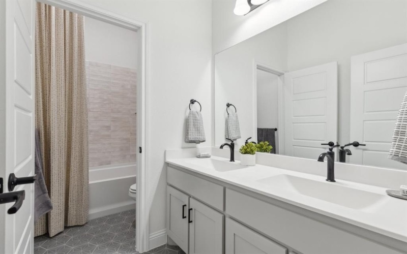 406 Heritage Hill Drive, Forney, TX 75126, 4 Habitaciones Habitaciones , ,2 BañosBaños,Residential,En Venta,406 Heritage Hill Drive,0,21181881