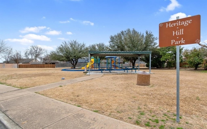 406 Heritage Hill Drive, Forney, TX 75126, 4 Habitaciones Habitaciones , ,2 BañosBaños,Residential,En Venta,406 Heritage Hill Drive,0,21181881