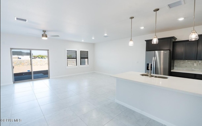 2533 MIKE PRICE Drive, El Paso, TX 79938, 4 Habitaciones Habitaciones , ,3 BañosBaños,Residential,En Venta,2533 MIKE PRICE Drive,0,927059