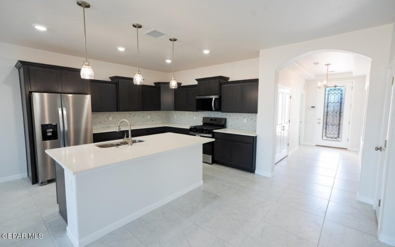 2533 MIKE PRICE Drive, El Paso, TX 79938, 4 Habitaciones Habitaciones , ,3 BañosBaños,Residential,En Venta,2533 MIKE PRICE Drive,0,927059