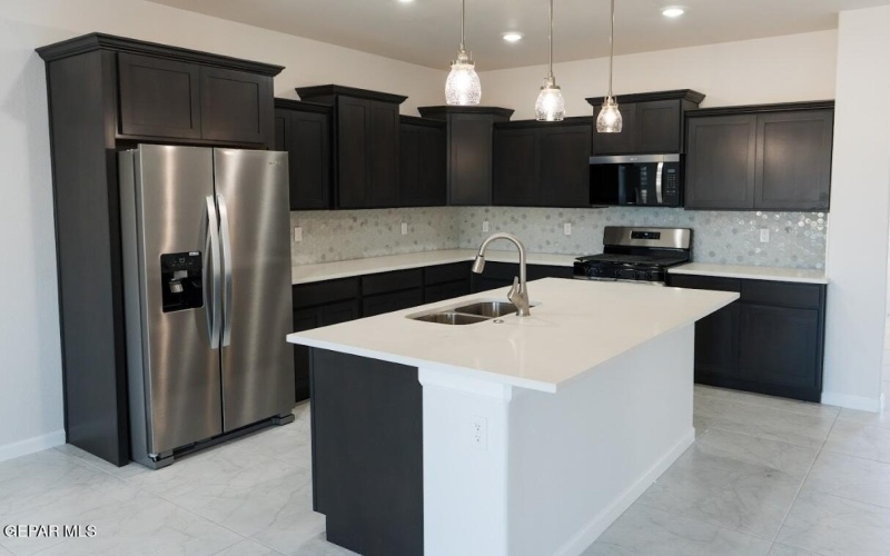 2533 MIKE PRICE Drive, El Paso, TX 79938, 4 Habitaciones Habitaciones , ,3 BañosBaños,Residential,En Venta,2533 MIKE PRICE Drive,0,927059