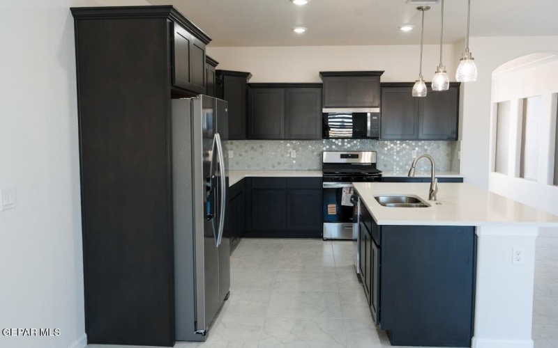 2533 MIKE PRICE Drive, El Paso, TX 79938, 4 Habitaciones Habitaciones , ,3 BañosBaños,Residential,En Venta,2533 MIKE PRICE Drive,0,927059