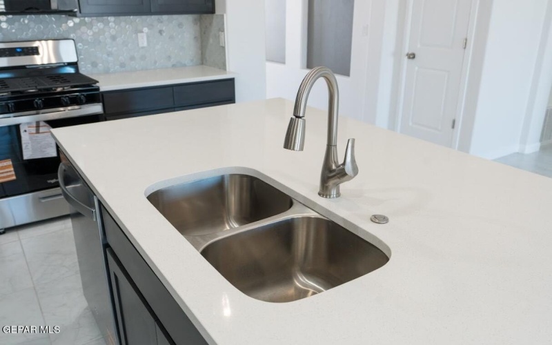 2533 MIKE PRICE Drive, El Paso, TX 79938, 4 Habitaciones Habitaciones , ,3 BañosBaños,Residential,En Venta,2533 MIKE PRICE Drive,0,927059