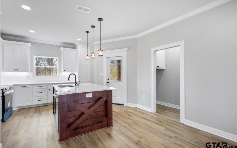 300 S Roden Ln, Gladewater, TX 75647, 3 Habitaciones Habitaciones , ,2 BañosBaños,Residential,En Venta,300 S Roden Ln,0,26002244