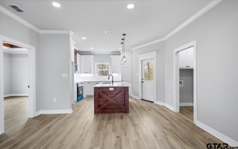 300 S Roden Ln, Gladewater, TX 75647, 3 Habitaciones Habitaciones , ,2 BañosBaños,Residential,En Venta,300 S Roden Ln,0,26002244