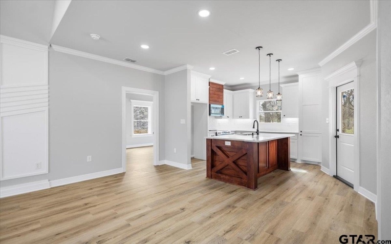 300 S Roden Ln, Gladewater, TX 75647, 3 Habitaciones Habitaciones , ,2 BañosBaños,Residential,En Venta,300 S Roden Ln,0,26002244