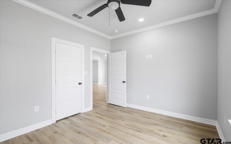 300 S Roden Ln, Gladewater, TX 75647, 3 Habitaciones Habitaciones , ,2 BañosBaños,Residential,En Venta,300 S Roden Ln,0,26002244