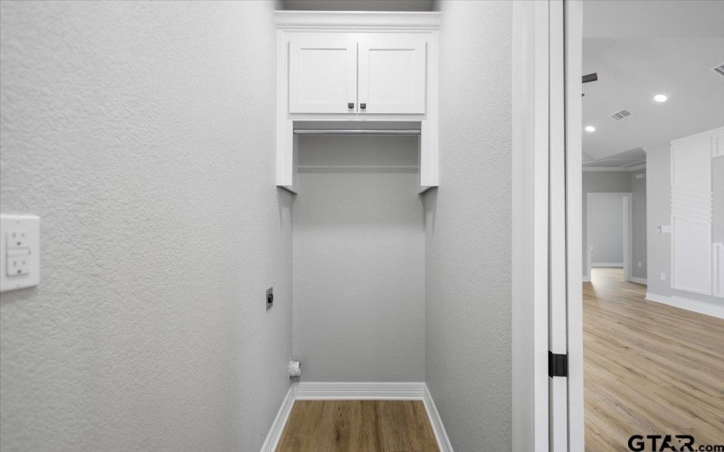 300 S Roden Ln, Gladewater, TX 75647, 3 Habitaciones Habitaciones , ,2 BañosBaños,Residential,En Venta,300 S Roden Ln,0,26002244