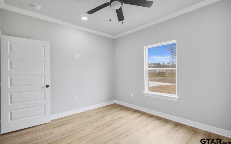 300 S Roden Ln, Gladewater, TX 75647, 3 Habitaciones Habitaciones , ,2 BañosBaños,Residential,En Venta,300 S Roden Ln,0,26002244