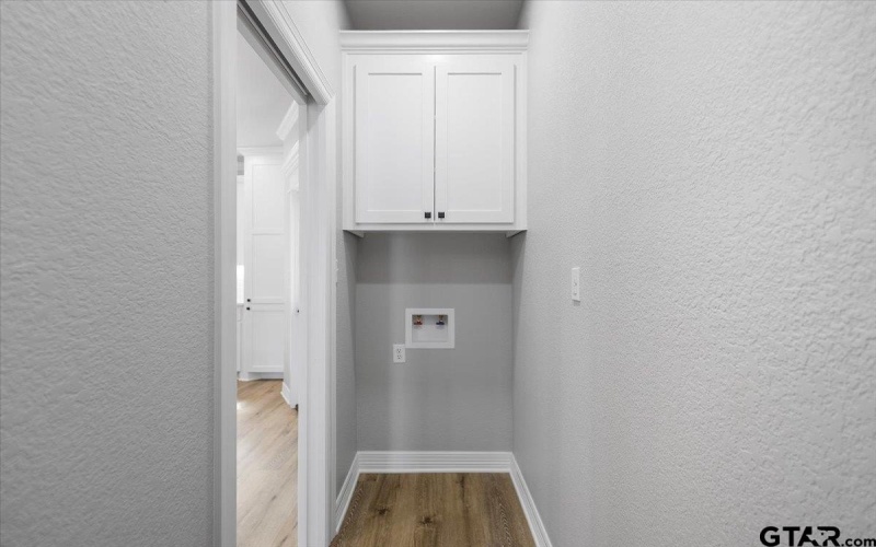 300 S Roden Ln, Gladewater, TX 75647, 3 Habitaciones Habitaciones , ,2 BañosBaños,Residential,En Venta,300 S Roden Ln,0,26002244