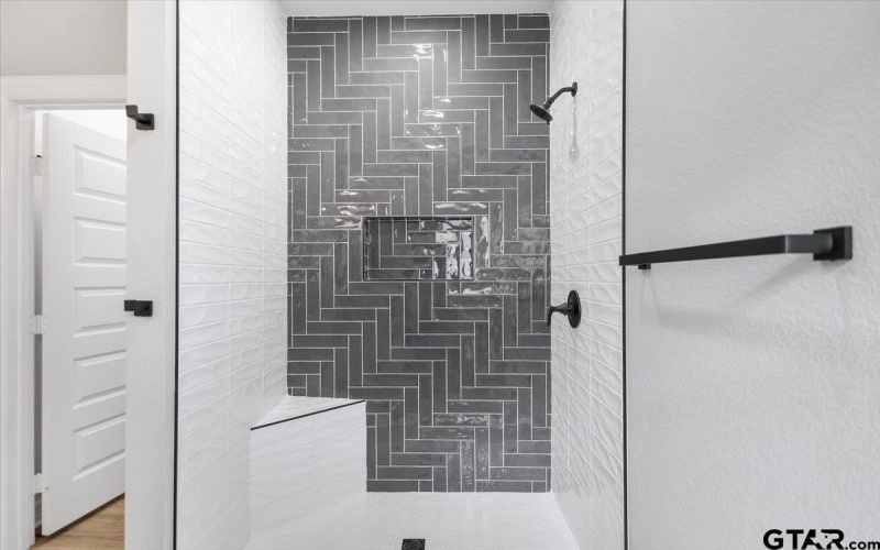 300 S Roden Ln, Gladewater, TX 75647, 3 Habitaciones Habitaciones , ,2 BañosBaños,Residential,En Venta,300 S Roden Ln,0,26002244