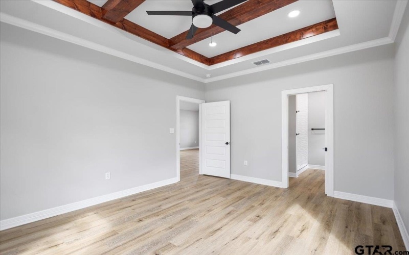 300 S Roden Ln, Gladewater, TX 75647, 3 Habitaciones Habitaciones , ,2 BañosBaños,Residential,En Venta,300 S Roden Ln,0,26002244