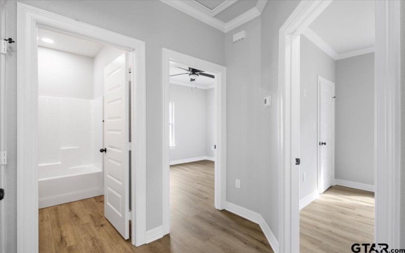 300 S Roden Ln, Gladewater, TX 75647, 3 Habitaciones Habitaciones , ,2 BañosBaños,Residential,En Venta,300 S Roden Ln,0,26002244