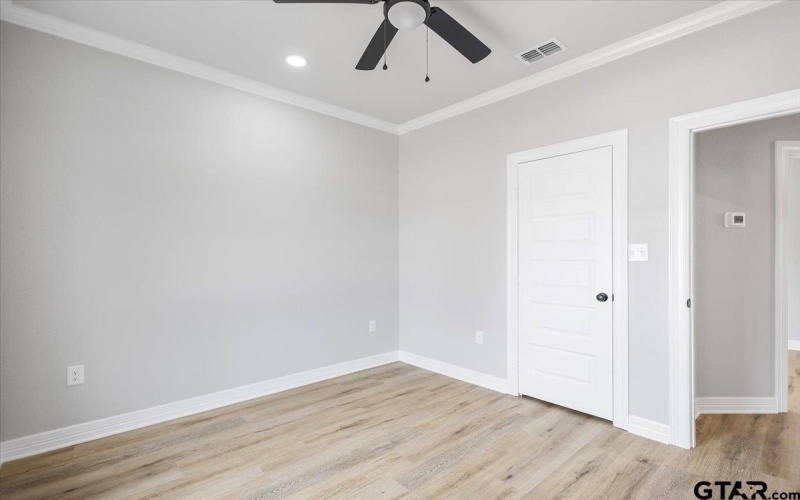 300 S Roden Ln, Gladewater, TX 75647, 3 Habitaciones Habitaciones , ,2 BañosBaños,Residential,En Venta,300 S Roden Ln,0,26002244