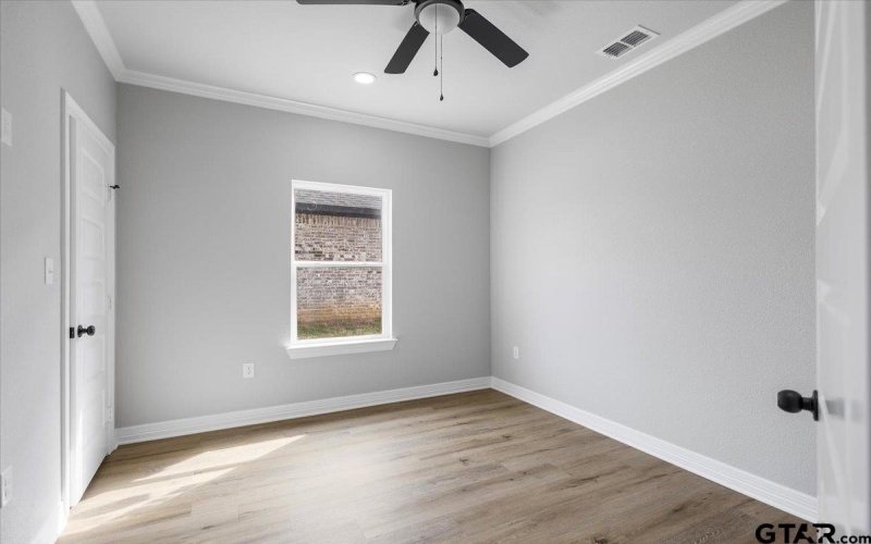 300 S Roden Ln, Gladewater, TX 75647, 3 Habitaciones Habitaciones , ,2 BañosBaños,Residential,En Venta,300 S Roden Ln,0,26002244