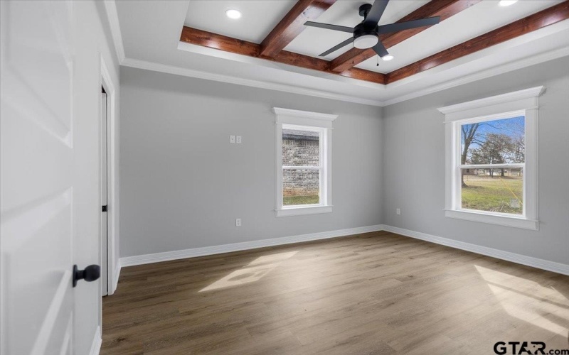 300 S Roden Ln, Gladewater, TX 75647, 3 Habitaciones Habitaciones , ,2 BañosBaños,Residential,En Venta,300 S Roden Ln,0,26002244