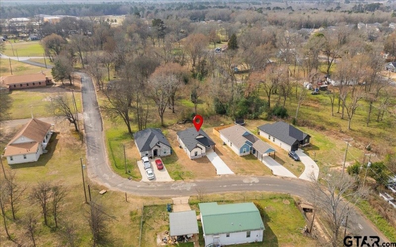 300 S Roden Ln, Gladewater, TX 75647, 3 Habitaciones Habitaciones , ,2 BañosBaños,Residential,En Venta,300 S Roden Ln,0,26002244