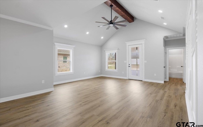 300 S Roden Ln, Gladewater, TX 75647, 3 Habitaciones Habitaciones , ,2 BañosBaños,Residential,En Venta,300 S Roden Ln,0,26002244