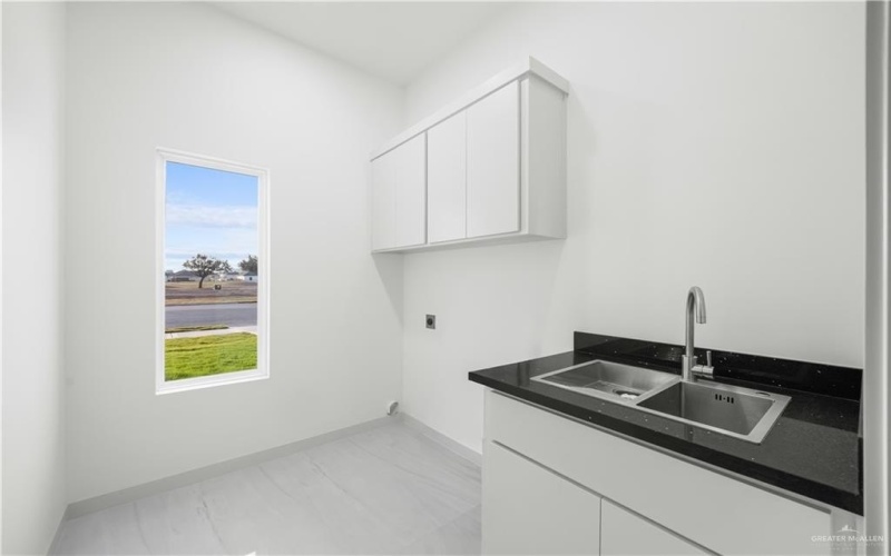 1716 Trophy Drive, Edinburg, TX 78542, 4 Habitaciones Habitaciones , ,2 BañosBaños,Residential,En Venta,1716 Trophy Drive,0,495045