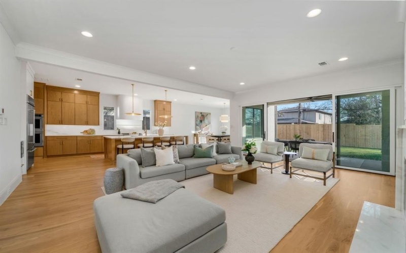 3884 Durango Drive, Dallas, TX 75220, 4 Bedrooms Bedrooms, ,5 BathroomsBathrooms,Residential,For Sale,3884 Durango Drive,0,21147959