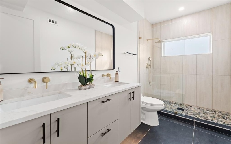 3343 Canada Drive, Dallas, TX 75212, 5 Habitaciones Habitaciones , ,3 BañosBaños,Residential,En Venta,3343 Canada Drive,0,21159712