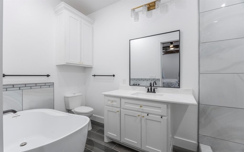 800 E Joplin Road, Bridgeport, TX 76426, 5 Bedrooms Bedrooms, ,5 BathroomsBathrooms,Residential,For Sale,800 E Joplin Road,0,21173199