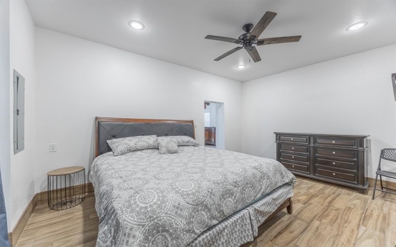 800 E Joplin Road, Bridgeport, TX 76426, 5 Bedrooms Bedrooms, ,5 BathroomsBathrooms,Residential,For Sale,800 E Joplin Road,0,21173199